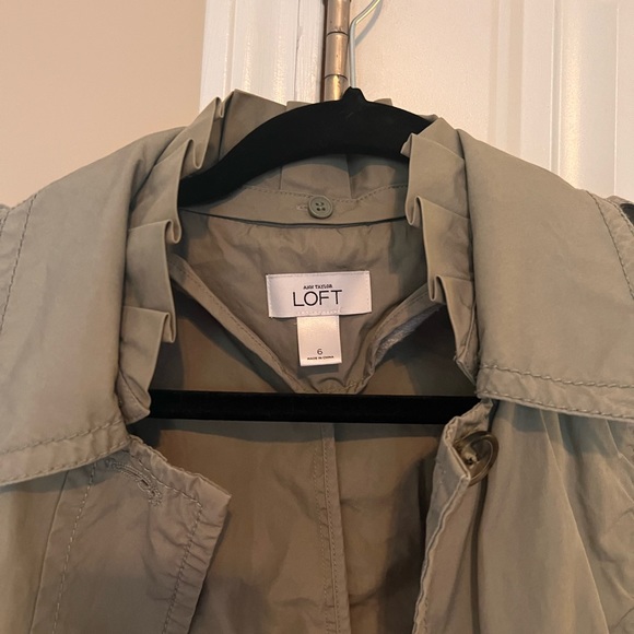 Loft Jacket - Picture 2 of 3
